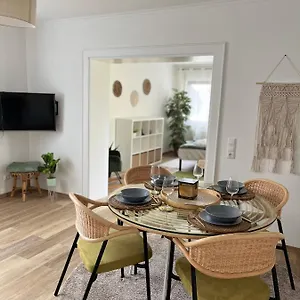 Korbstadt-villa Rattan-design Mit Balkon, Garten, Arbeitsplatz, Kueche Apartment